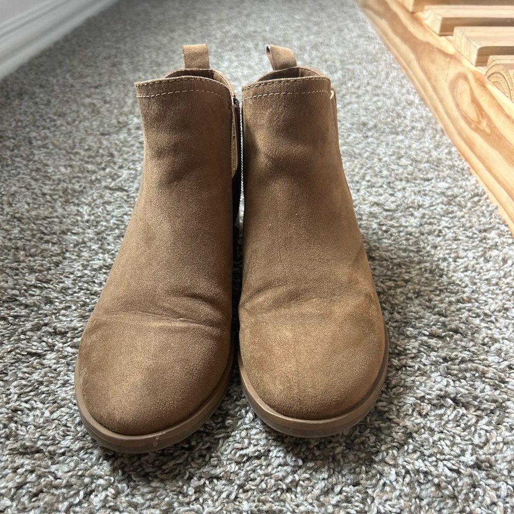 boots - Picture 3 of 3